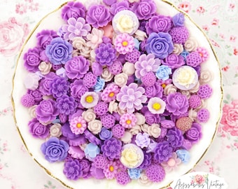 Mischung aus lila-fliederfarbenen Harz-Cabochons, Rosen-Überraschungspaket, Chrysanthemen-Gänseblümchen-Sortiment (20 Stück)