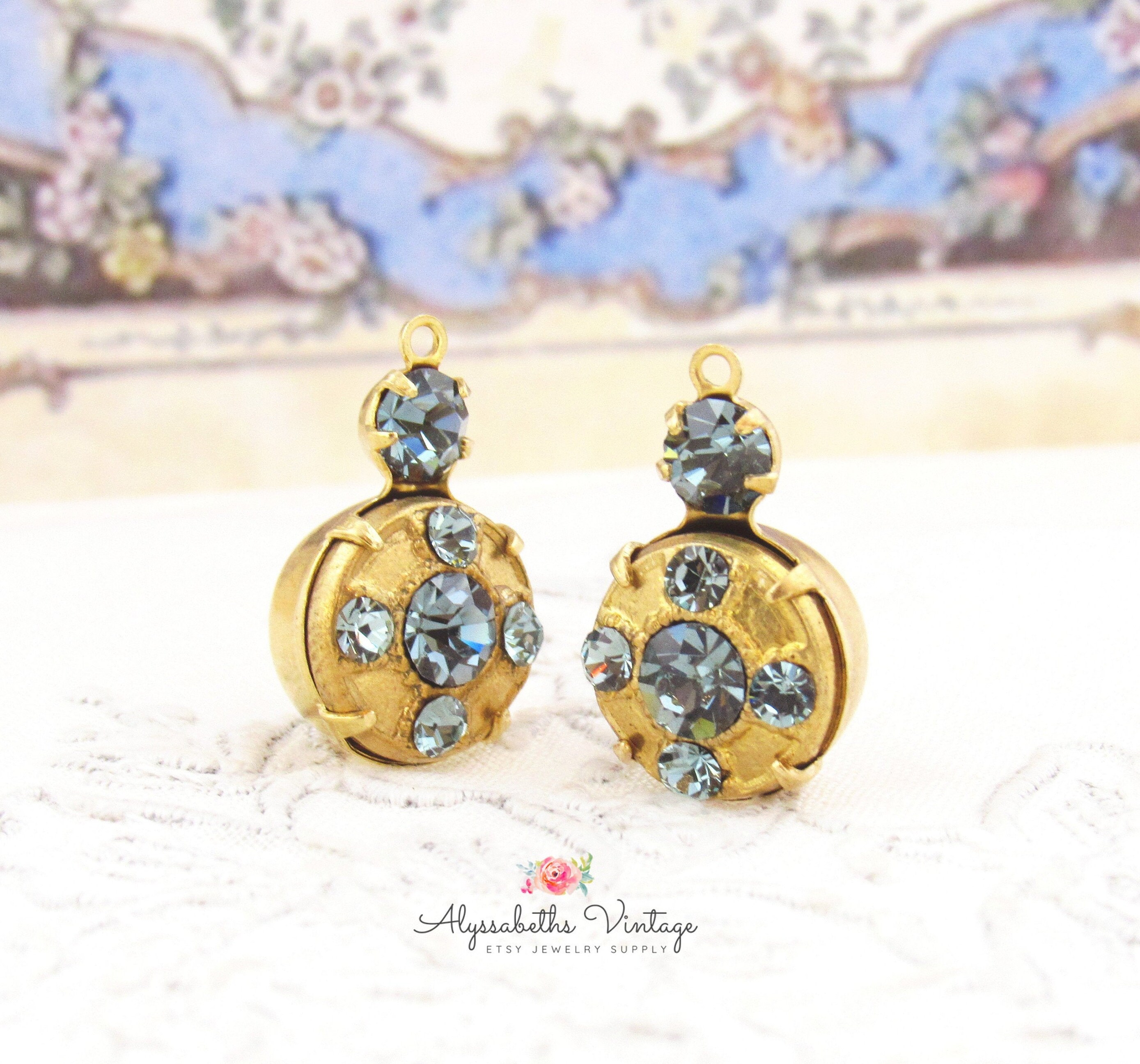 Boucles D'oreilles Pendantes Bronze Avec Cabochon Cristal Fumé Et Strass Verts - Occasion Comme Neuves