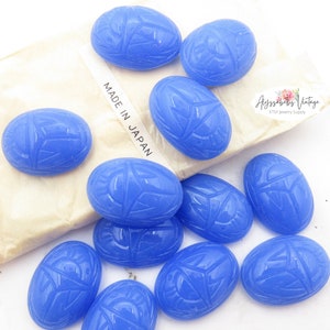 SALE Vintage Cherry Calcedon Blue Glass Egyptian Scarab 25x18mm Cabochons, Bombee Back Oval Stones with Hieroglyphs - 2