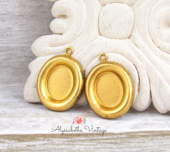 Vintage Modern Raw Brass 10x8mm Oval Framed Bezel Charm Settings 1 Ring Pendant Flat Back Base for Cabochons Cameos and Resin - 4