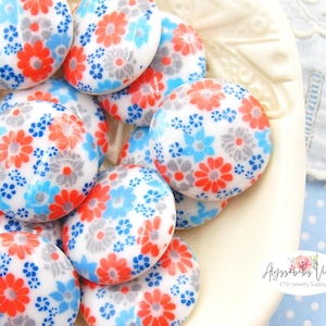 Vintage 18mm Retro Daisy Flower Red, White and Blue Plastic Cabochons, Large Round Chintz Floral Flat Back Stones Embellishments - 2