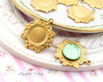 Charm redondo de latón crudo ornamentado de 9 mm con marco floral estilo vintage, 1 anillo, colgante victoriano, engaste de bisel, parte trasera plana - 4
