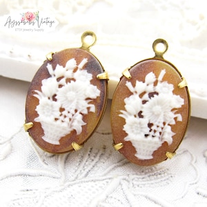 Vintage Faux Tortoise Shell & White Flower Basket Cameo Pendants, Oval 18x13mm Single Set Stone Drops / Loose Floral West German Cabochons