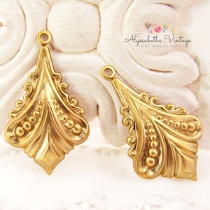 Art Nouveau Flourish Raw Brass Drops Stampings Earring Dangles  28x17mm  - 4