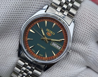 Vintage Seiko 5 Automatic Herrklocka med dag- och datumfunktion, 17 juveler, renoverad japansk armbandsur