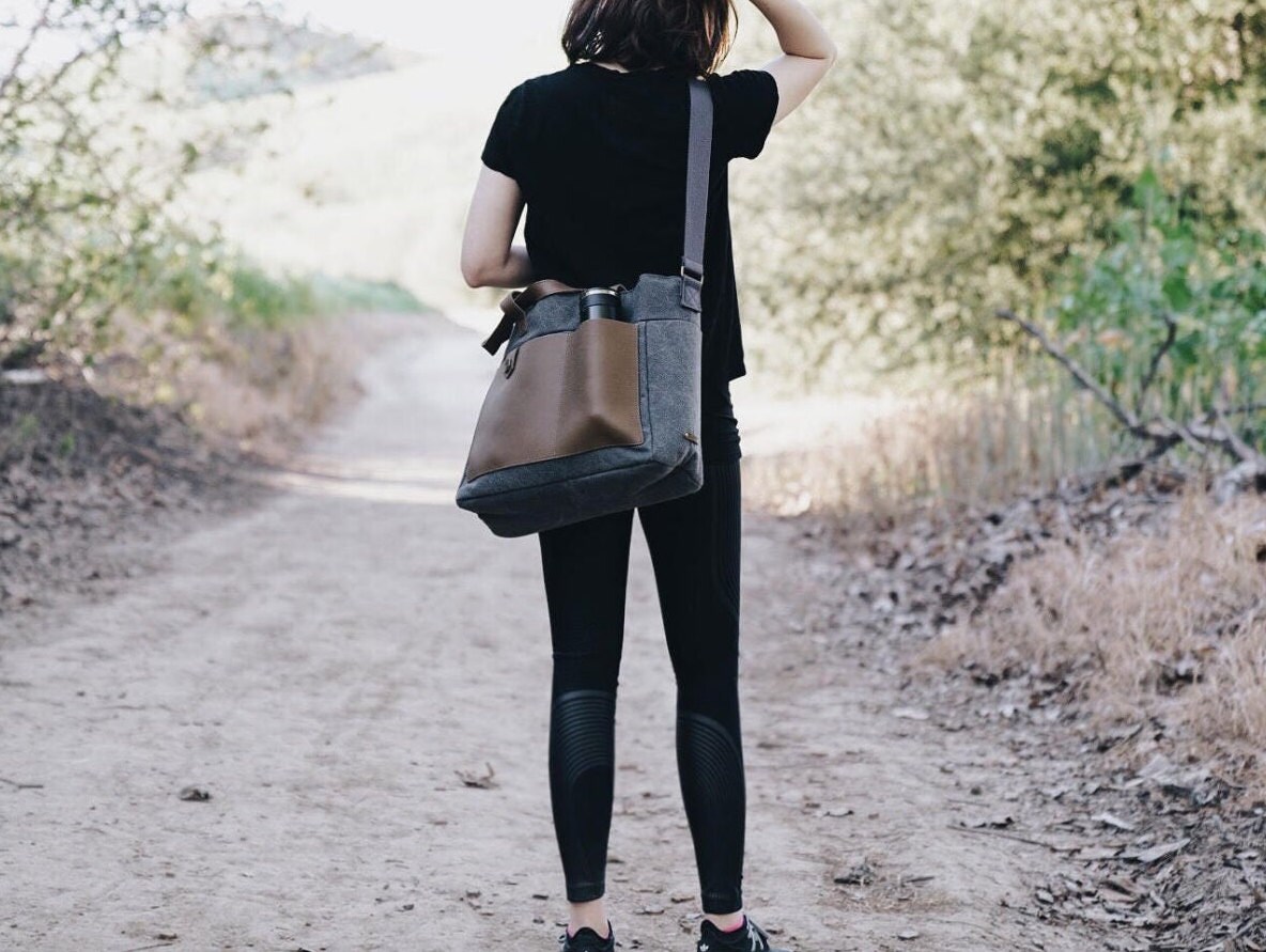 Black Canvas Zipper Messenger Bag Water Resistant Baby Diaper 