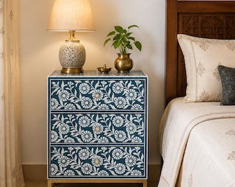 Nachtkastje met zonnebloemmotief en beeninlegwerk in turquoiseblauw, bijzettafel met zonnebloemmotief en beeninlegwerk in turquoiseblauw, opbergmeubel met beeninlegwerk