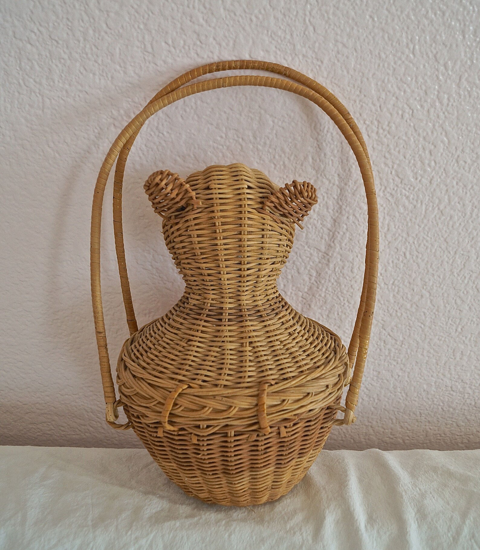 60s Vintage Wicker Animal Purse / Figural Wicker Teddy Bear Handbag