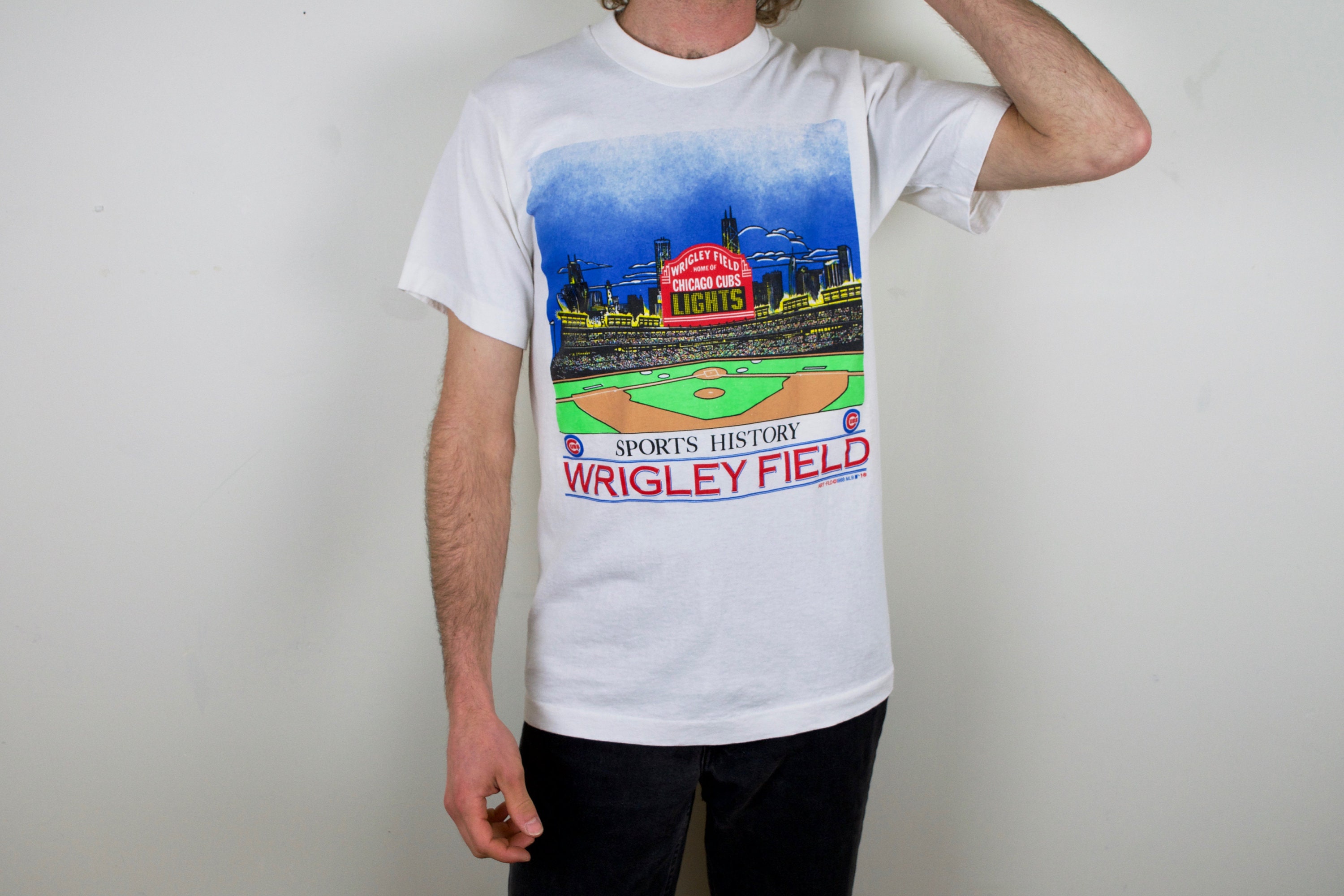 Vintage 80s Wrigley Field Lights T-shirt First Chicago Cubs 