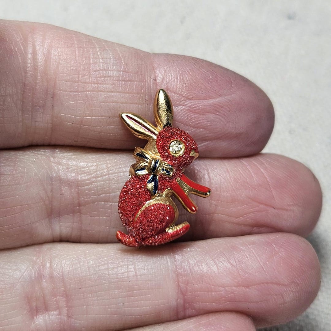 Vintage Red Rabbit Pin Brooch Faux Diamond Eye Gold Tone Metal 1