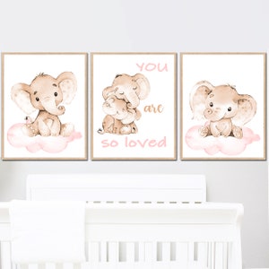 Poster stampabile per la cameretta delle bambine, decorazione da parete con elefante, citazioni, bambini, sei così amato, immagine digitale rosa beige, set di 3