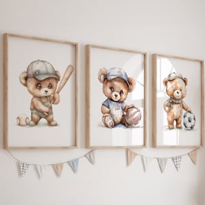 Set di 3 stampe murali per la stanza dei bambini con tema sportivo, orsacchiotto, pallone da calcio, poster su tela, immagini digitali per la stanza dei giochi