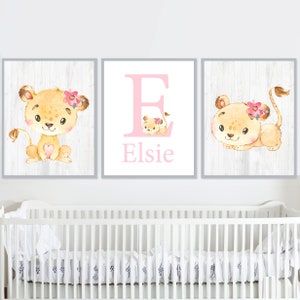 Arte de pared de león con nombre personalizado, letras iniciales, impresiones, baby shower, decoración de guardería para niñas, pósteres para dormitorio infantil, juego de 3 lienzos imprimibles, regalo digital