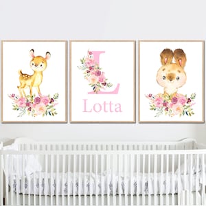 Decoración de pared personalizada para guardería de niña con diseño de bosque, con nombre personalizado, letra inicial, arte floral, animal del bosque, habitación infantil, juego de 3