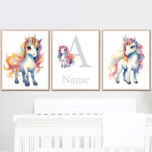 Stampe di unicorno Wall Art Nome personalizzato Baby Girl Nursery Decor Cavallo personalizzato per bambini camera da letto set di 3 Poster digitale regalo stampabile fai da te