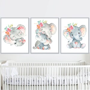 Stampe artistiche floreali con elefanti Decorazioni da parete per bambini Asilo nido per ragazze Decorazione per camera da letto per bambini set di 3 immagini digitali rosa grigie stampabili ad acquerello