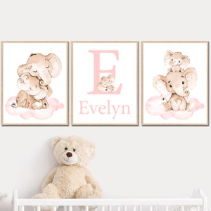 Nome personalizzato per neonati, neutro, bambina, asilo nido, elefante, stampe iniziali, decorazioni murali personalizzate, set di 3 poster digitali beige rosa
