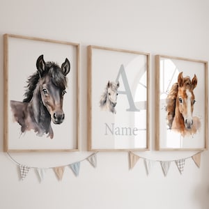 Niedliches Pferd Kinderzimmer Drucke personalisierte Name Baby Wand Kunst Dekor Mädchen Jungen Kinder Schlafzimmer neutrale Poster Set von 3 druckbaren digitalen Bildern