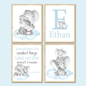 Elefante Nome personalizzato Stampa artistica da parete Decorazione personalizzata per la cameretta dei bambini Set di 4 citazioni per bambini per bambini blu grigio a volte il piccolo