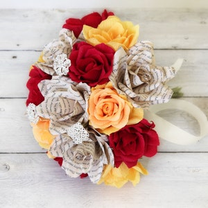 Bouquet di fiori di carta personalizzati, fiori di pagine di libri. Realizzo set di nozze personalizzati: creiamo insieme qualcosa di unico e bello