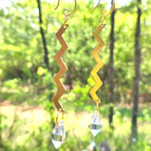Sun catcher earrings Zigzag crystal small pyramid in brass and glass unique suncatcher jewelry rainbow creation Carolune