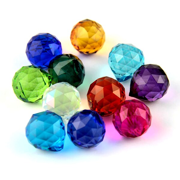 Boule de cristal à facettes 20 mm en couleur suncatcher feng shui, plusieurs couleurs disponibles, prisme soleil, capteur de soleil