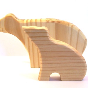 Holzspielzeug Eisbär, ein Bär und ein Junges, Naturholz, umweltfreundliches Spielzeug, Kinderspielzeug, Dekoobjekt