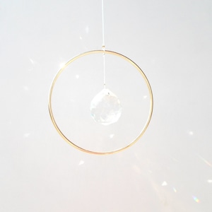 Feng Shui Sun catcher suncatcher Single Circle 10 cm crystal ball 30 mm, golden and transparent, to hang to illuminate your home