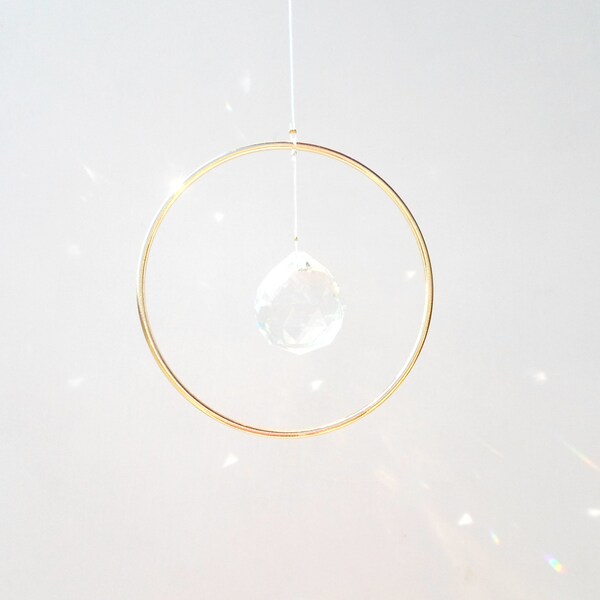 Feng Shui Attrape soleil suncatcher Single Circle 10 cm boule cristal 30 mm, doré et transparent, à suspendre pour illuminer votre maison