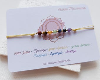 Chakra Mini Armband mit Makrameeverschluss aus Edelsteinen | Boho Schmuck Regenbogen