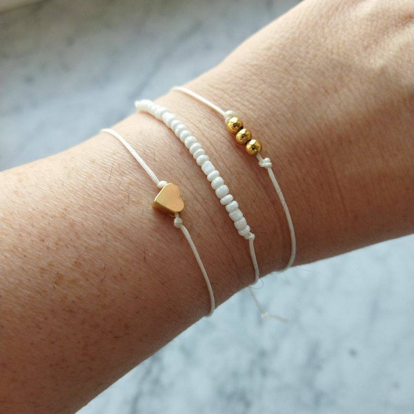 Minimalistische Armbänder Freundschaftsarmbänder Surferstyle Boho weiss golden friendship bracelets