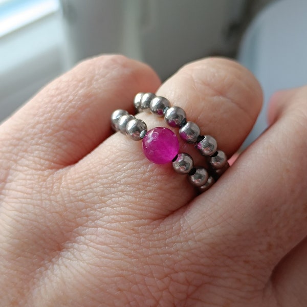 RING aus 304 Edelstahl Perlen silber mit facettierter Jadeperle Magenta pink | Boho Stil Schmuck
