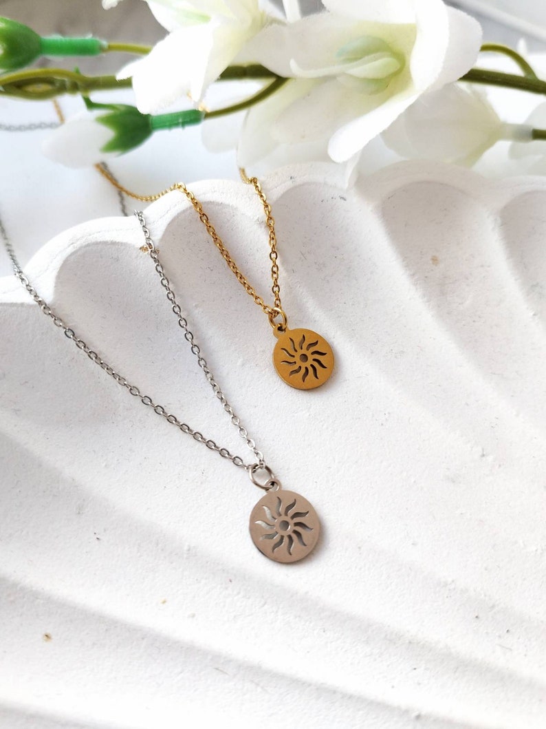 Kette mit Sonne gold silber Halskette Gliederkette Sommerschmuck Münzanhänger Cutout Surferkette Meeresschmuck Boho Kette personalisierbar image 2