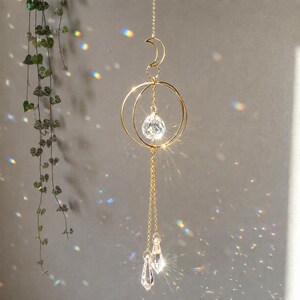 Maankristallen raamhanger, gouden prisma voor aan het raam, regenboogmaker, boho hemelse woondecoratie, spiritueel cadeau voor haar