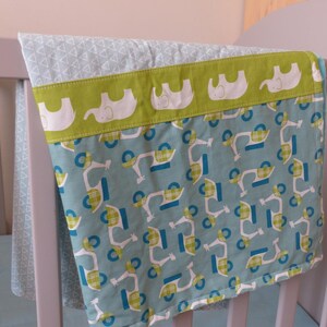 couverture bébé Doux Rêves turquoise et verte avec éléphants image 3