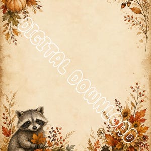 Könnte beinhalten: Ein rechteckiger Papierhintergrund mit einer Vintage-Pergamenttextur und herbstlichen Illustrationen. Die Ecken sind mit orangefarbenen Ahornblättern, Eicheln und Beeren verziert. Ein Waschbär sitzt neben Kürbissen, einer Laterne und einem Blumentopf.