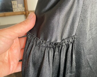 1920s Black Slip Silk Sleeveless Round Neck Dress