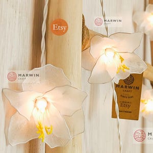 20 String Lights White Lily Flower Fairy Lights Bedroom Home Decor Living Room Hanging Shades Dorm Garland Wedding Backdrop USB Battery Plug