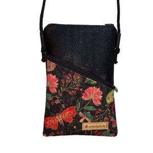 Handytasche zum Umhängen Kork Nachtfalter | 19 x 12 cm | Kleine Damen Umhängetasche mit Kordel