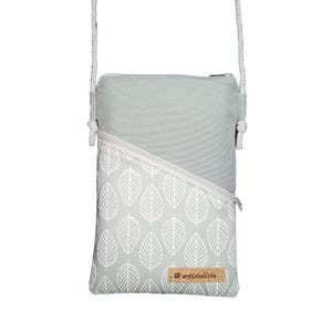 Handytasche zum Umhängen Leaf hellgrau | kleine Umhängetasche für Handy aus Stoff | Taschengröße 19 x 12 cm | Handmade in Germany