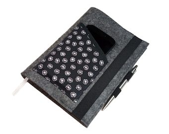 Kalenderhülle A5 Pusteblume schwarz Filz mit Handyfach aus wählbarem Baumwollstoff Din A5 Buchkalender Notizbuch bis max. 21 x 15 x 2,5cm