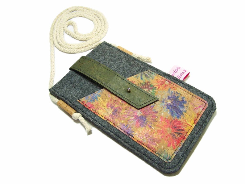 Mobile phone case for hanging around the neck with cork strap. Mobile phone case made of Merino wool felt cork image 4