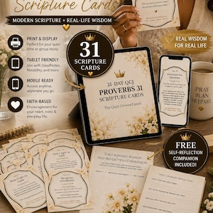 Könnte beinhalten: Ein Set aus 31 Sprüche-Karten mit Blumenmotiven, goldenen Kronensymbolen und Text. Die Sammlung umfasst ein digitales Tablet, ein Smartphone und gedruckte Reflexionsjournale, die alle glaubensbasierte Themen und Weisheiten zeigen.