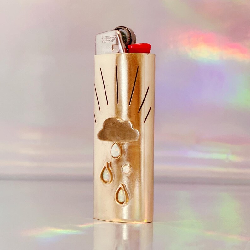 Cloud Lighter Case with Opal image 2