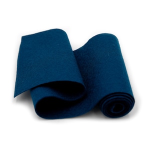 Rolle aus 100 Prozent Wollfilz - 13cm x 92cm - 100% Wollfilz - PFAU - 13cm x 92cm