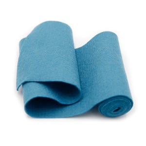 Rolle aus 100 Prozent Wollfilz in der Farbe OCEAN - 13cm X 92cm Wollfilz in Blau