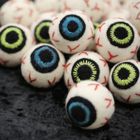 Felt Eyeballs // Halloween Eyeballs // Halloween Felt Shapes // Halloween  Felt Eyeballs 