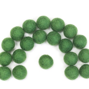 Felt Beads // Felt Ball Garland DIY // diy Mobile // diy Necklace // Pure Wool Balls // Pom Poms // MOSS GREEN // 2.5 cm