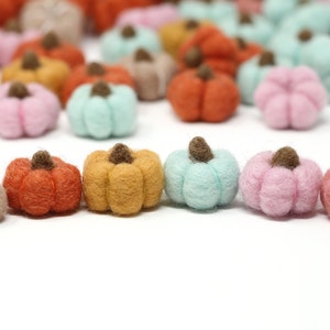 Felt Pumpkins | Fall Felt Pumpkins | Felted Pumpkins | Pumpkin felt shape | Autumn pumpkins