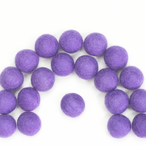 Filz Pom-Poms // Filzkugel-Girlande DIY // DIY Mobile // diy Halskette // Pom-Poms // Wollperlen // DISTEL // 1 cm 1.5 cm 2 cm 2.5 cm 3 cm 4 cm